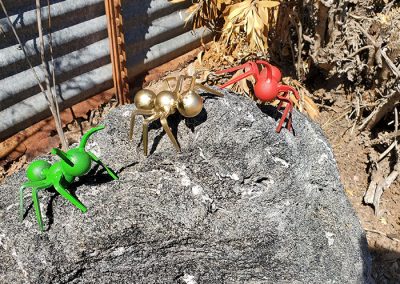 Ant sculptures in color - Kevin Caron